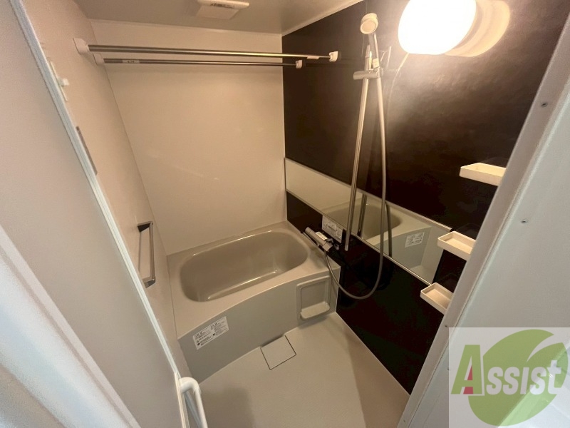 バス・シャワールーム　お風呂になります。一日の疲れを癒してくださいね。