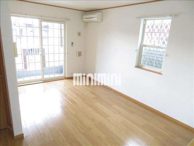 居室・リビング　エアコン完備の快適なお部屋です