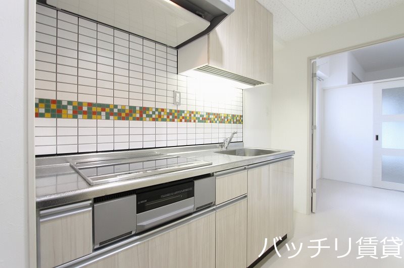 キッチン　画像は別号室イメージの為、現況を優先いたします。