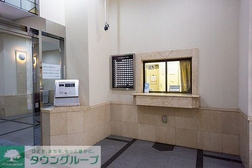 ロビー　オートロック　※2022年4月撮影
