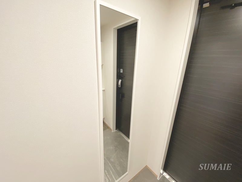 その他　玄関に姿見設置☆