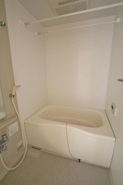 バス・シャワールーム　追焚き付きバスルーム♪