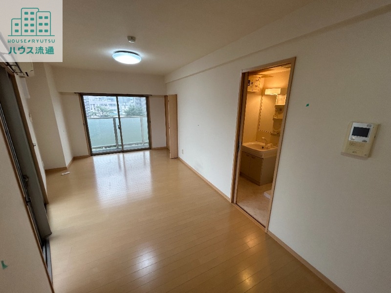 居室・リビング　※別号室の写真です