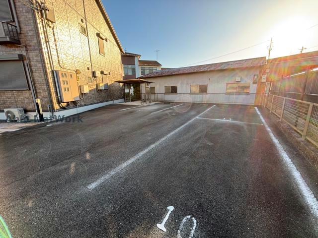 駐車場　駐車場