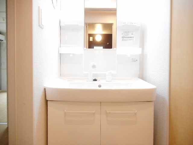 洗面設備　同一施工会社同一仕様写真