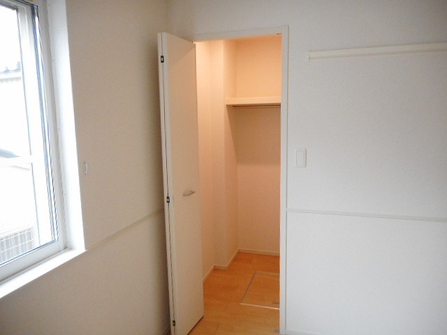 収納　同一施工会社同一仕様写真