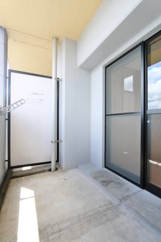 バルコニー　広いバルコニーはリラックスできますね