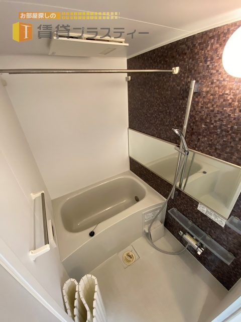 バス・シャワールーム　１日の疲れをバスルームでゆっくりと…。