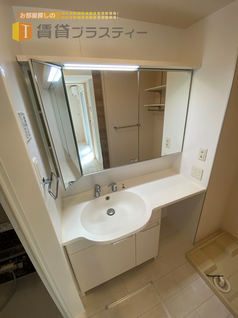 洗面設備　毎日使いますよね…独立洗面台。