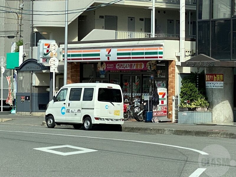 コンビニ　セブンイレブン東淀川駅前店（コンビニ）まで180m