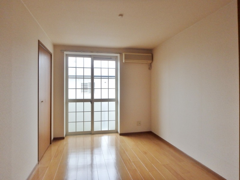 居室・リビング　図面と現状に相違がある場合には現状を優先