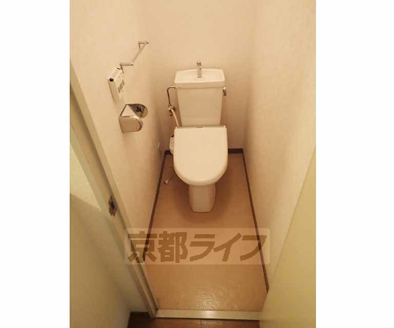 トイレ　ウォシュレットつきです。