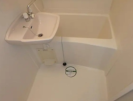 バス・シャワールーム　別部屋の画像を使用しております。