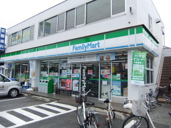 コンビニ　ファミリーマート（コンビニ）まで100m