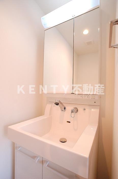 洗面設備　使いやすい洗面所です