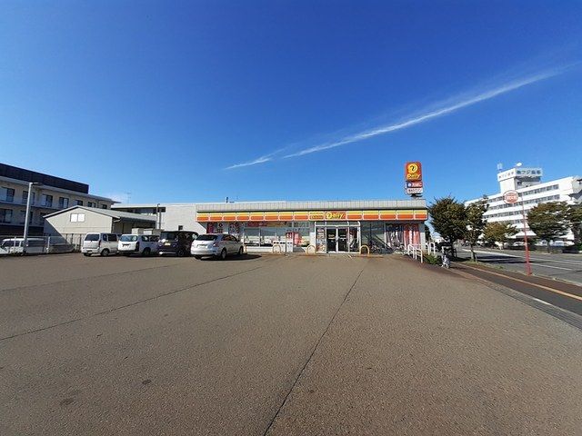コンビニ　デイリーヤマザキ美咲町店（コンビニ）まで700m