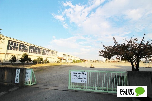 小学校　伊勢崎市立殖蓮第二小学校（小学校）まで1832m