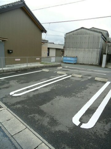 駐車場　駐車スペースもあります