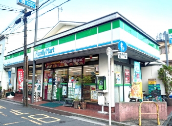コンビニ　ファミリーマート 方南一丁目店（コンビニ）まで310m