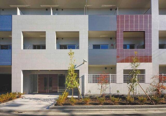 建物外観　外観タイル張りです