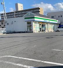 コンビニ　ファミリーマート　港知多店（コンビニ）まで292m