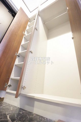 その他設備　収納力たっぷりのシューズボックスで玄関すっきり！