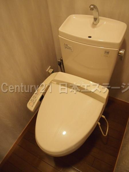 トイレ　温水洗浄便座完備です