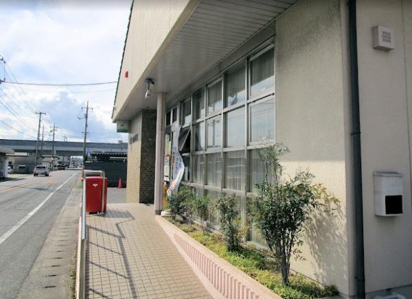 郵便局　倉敷亀山郵便局（郵便局）まで831m