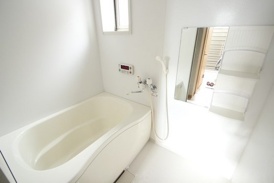 バス・シャワールーム　※別部屋の写真です