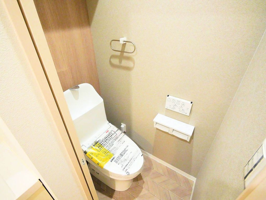 ＪＲ東北本線 東仙台駅 徒歩6分 2階建 築1年のトイレ写真