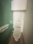 トイレ　温水洗浄便座付きのトイレです?