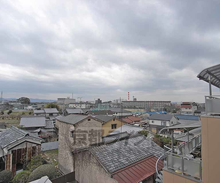 眺望　周辺を見渡すと住宅街