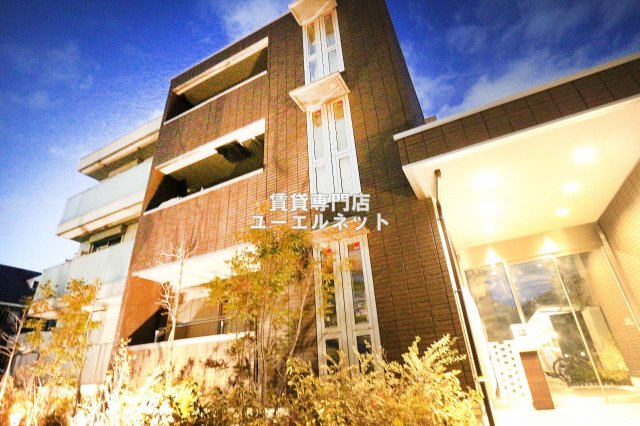 建物外観　シンプルで洗練されたデザインが毎日の暮らしに心地よさをプラス