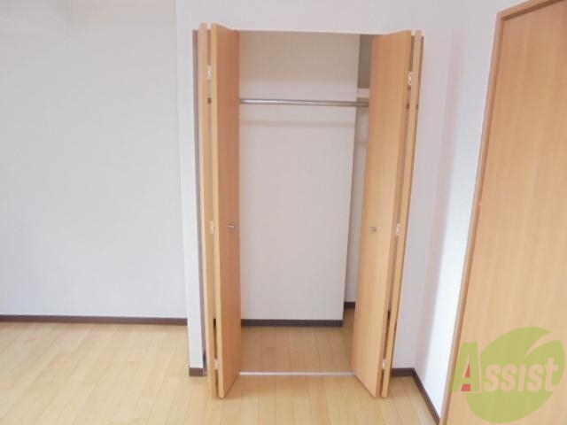 収納　こちらに収納があるのでお部屋がスッキリしますね