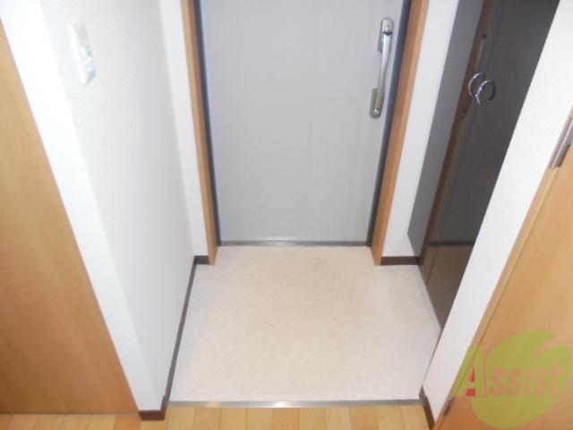 玄関　こちらからお出かけください。