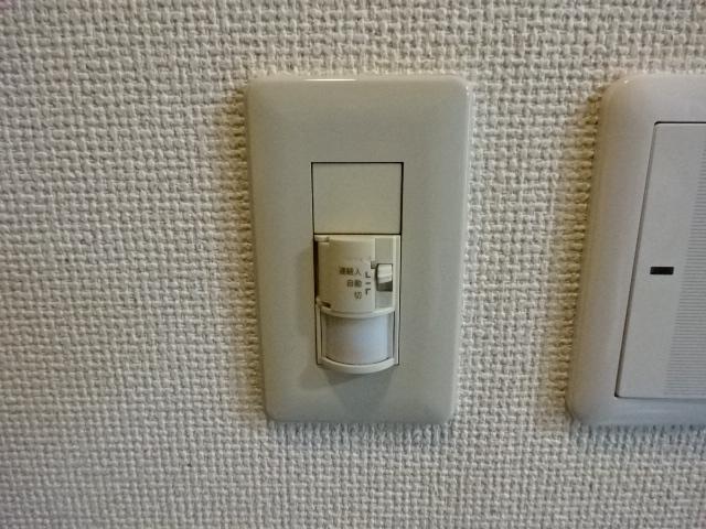 その他設備　人感センサー照明