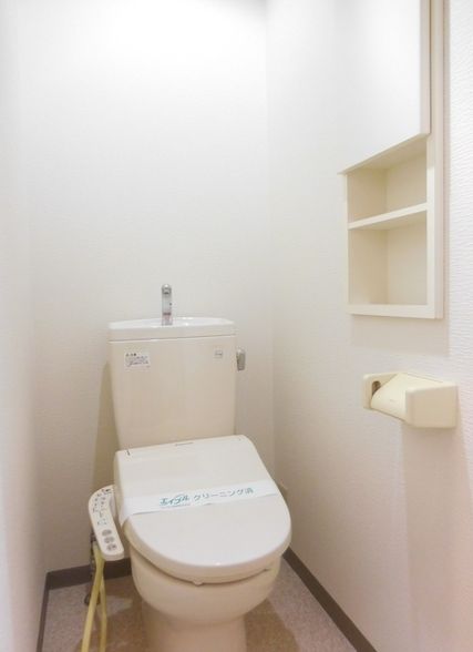 トイレ　別号室の参考写真です。
