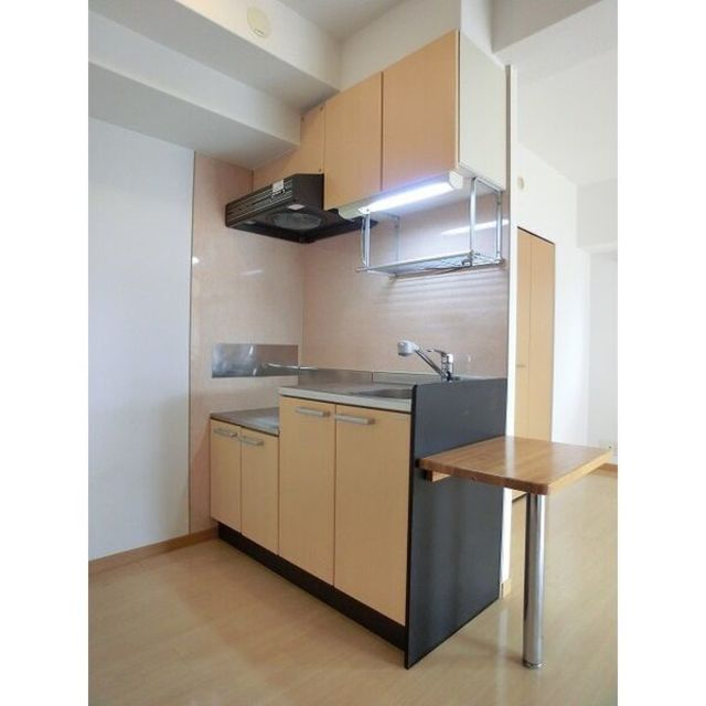 キッチン　【キッチン】※別階数のお部屋になります。