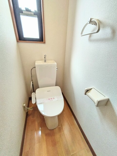 トイレ　★★トイレは嬉しい洗浄機能付き便座です♪★★