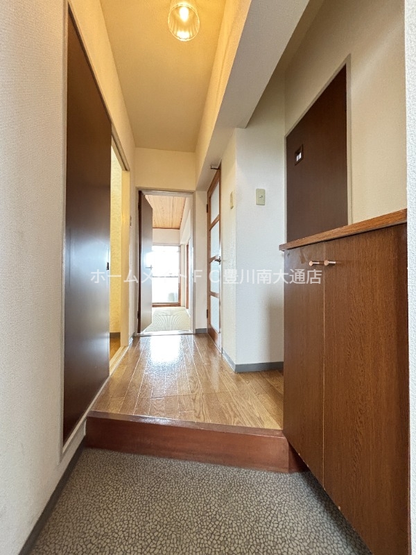 玄関　同型別部屋写真