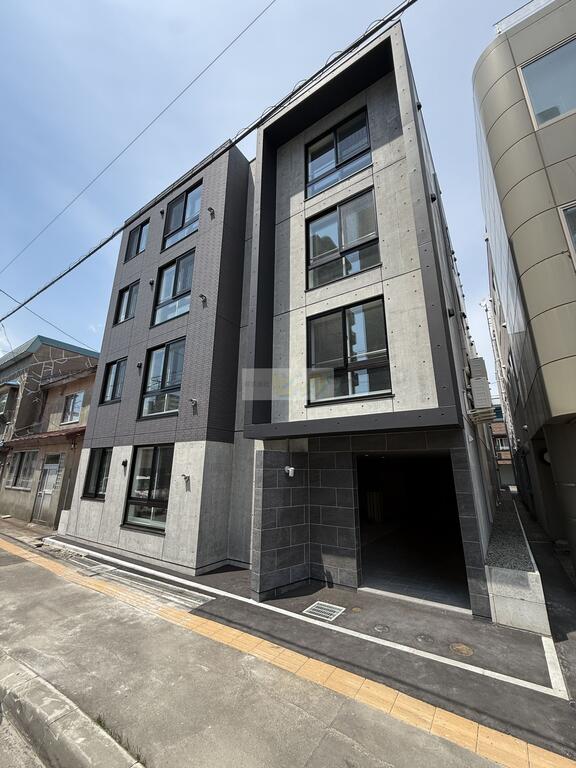 建物外観　都市ガス使用の人気のデザイナーズ仕様のお部屋です♪