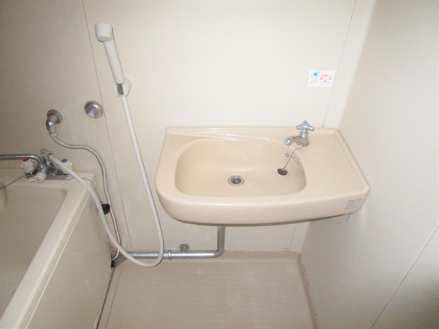 洗面設備　別号室の参考写真になります。