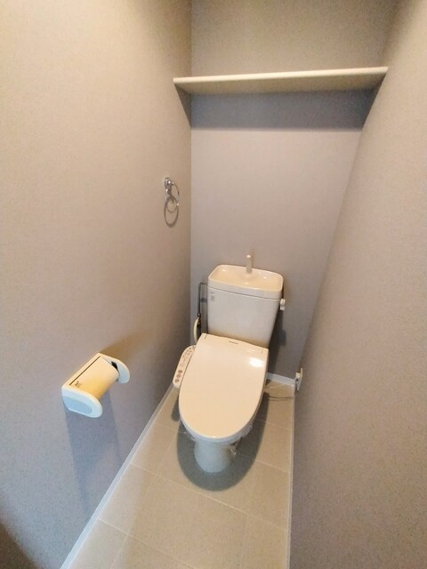 トイレ　★トイレは嬉しい洗浄機能付き便座です♪★