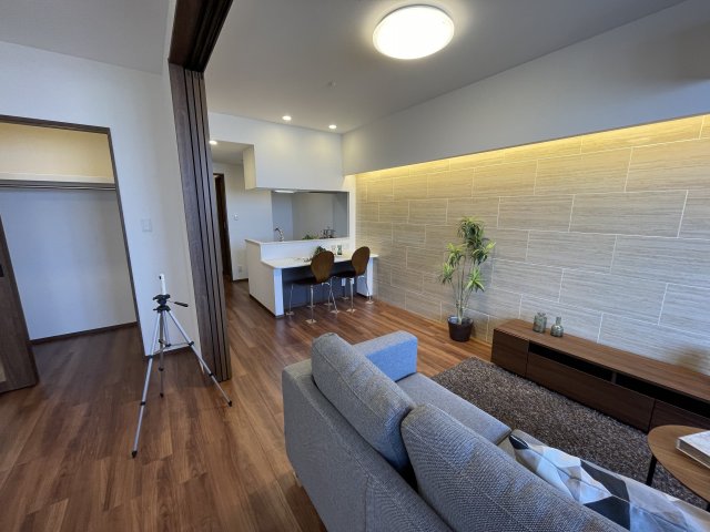 居室・リビング　(参考)同マンション同間取り他部屋の写真