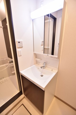 洗面設備　同施工会社、別物件の写真となります。ご参考までにご覧ください