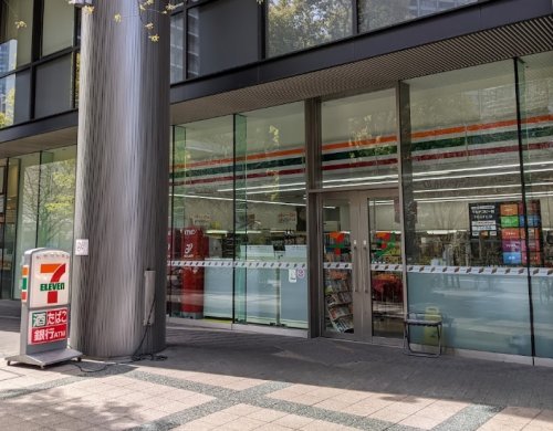 コンビニ　セブンイレブン 豊洲3丁目店（コンビニ）まで209m