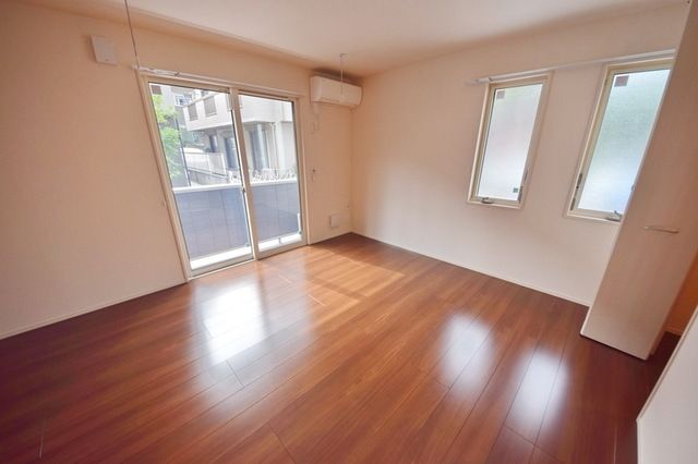 その他部屋・スペース　★角部屋ならではの窓の多さ★