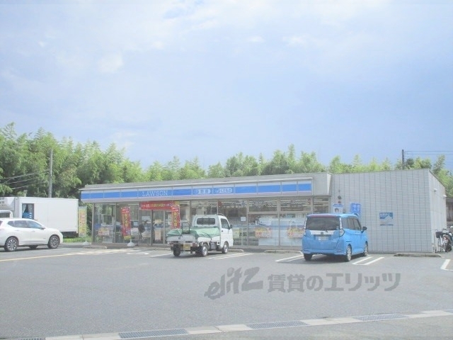 コンビニ　ローソン篠山東岡屋店（コンビニ）まで740m
