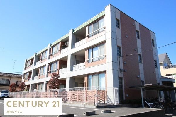 建物外観　南向きにつき陽当り良好です♪