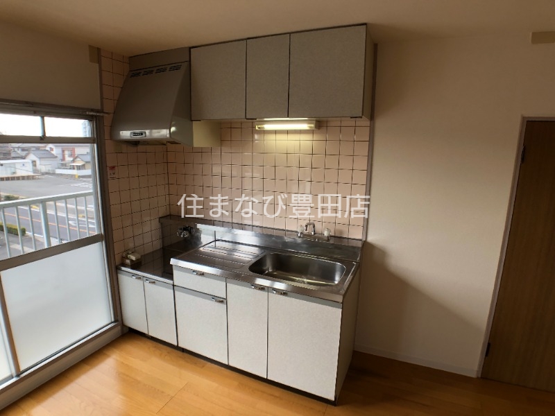 キッチン　別室同型写真